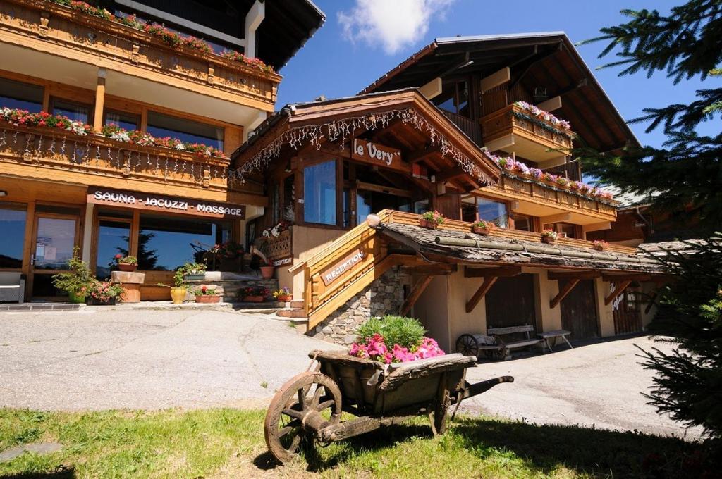 Hotel Le Very Ле-Сейсье Экстерьер фото